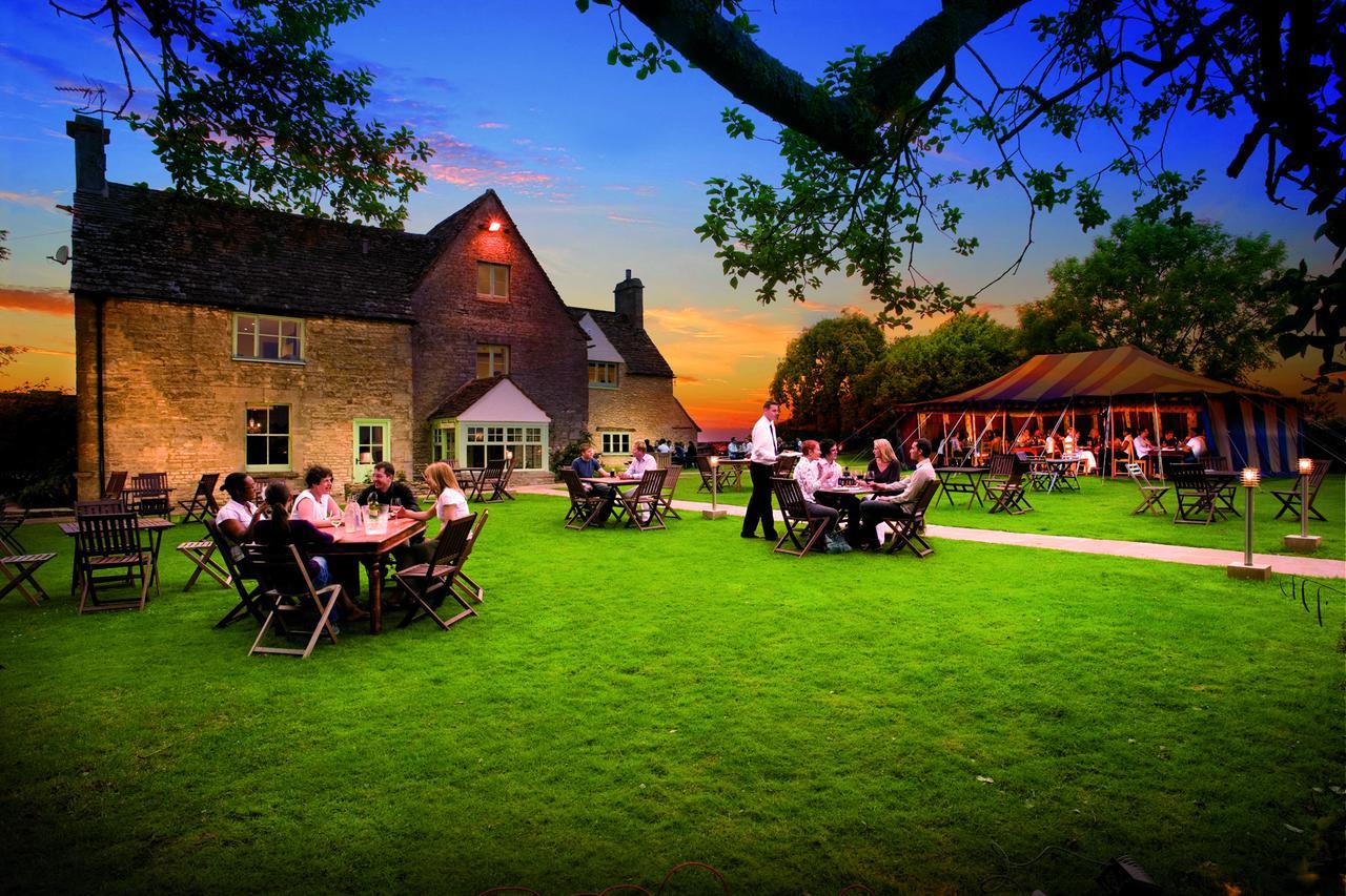 The Old Lodge Stroud  Eksteriør bilde